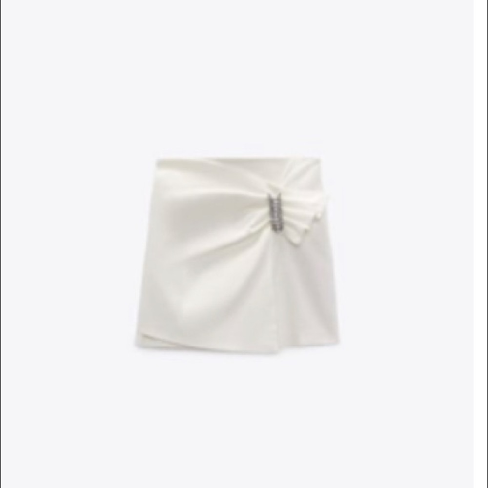 WHITE MINI SKIRT ZARA NEVER WORN TAGS ON